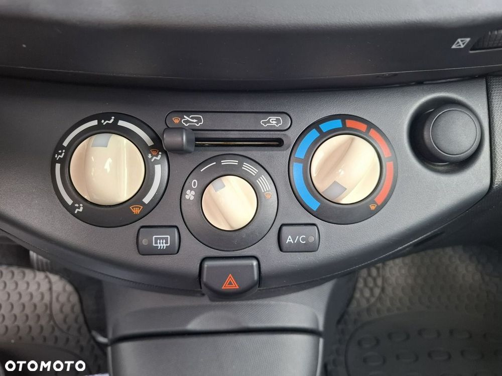 Nissan Micra 1.2 edition 25 Jahre - 11