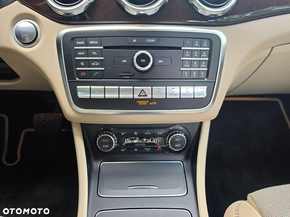 Mercedes-Benz GLA 250 4-Matic AMG Line - 13