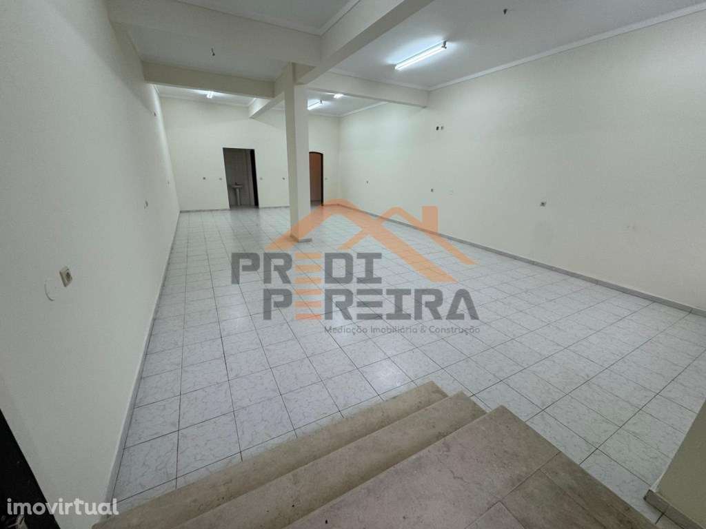 Loja com 48 m2, situada na Agualva - Cacém. - Grande imagem: 4/16