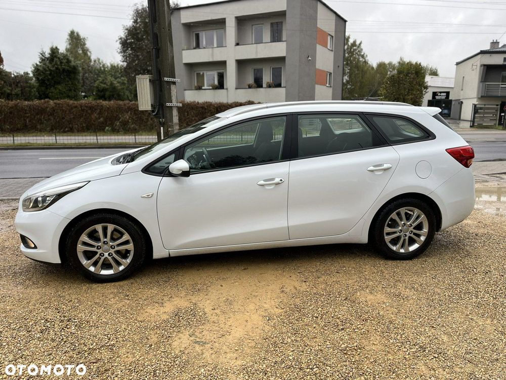 Kia Ceed 1.6 GDI Dream Team Edition - 9