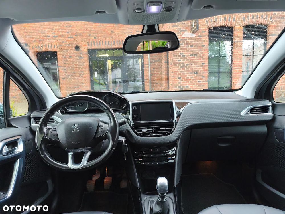 Peugeot 2008 PureTech 130 GPF Stop&Start Allure - 17