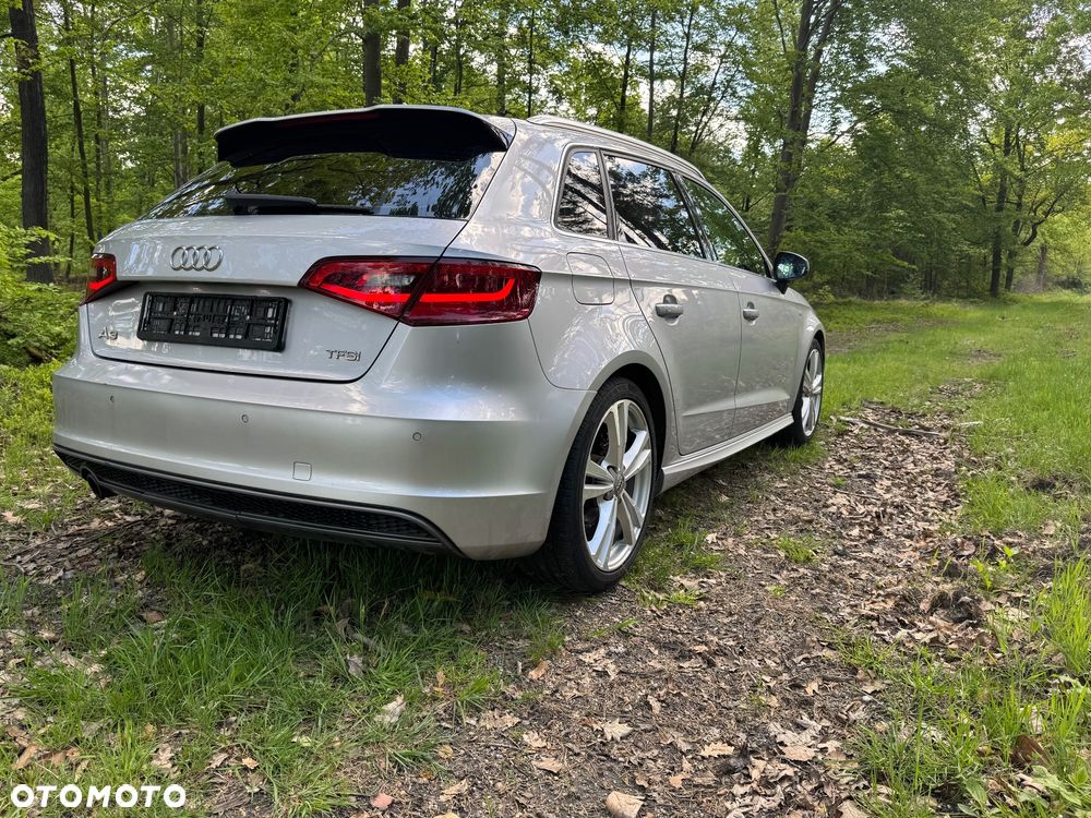 Audi A3 Sportback 1.2 TFSI S line Sportpaket - 4