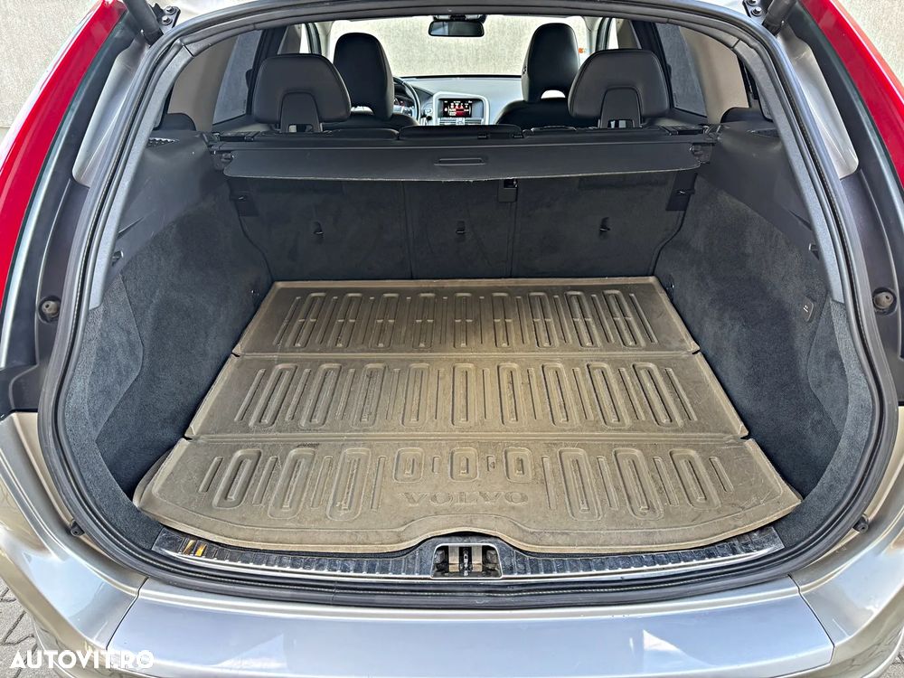 Volvo XC 60 D4 Geartronic Summum - 24
