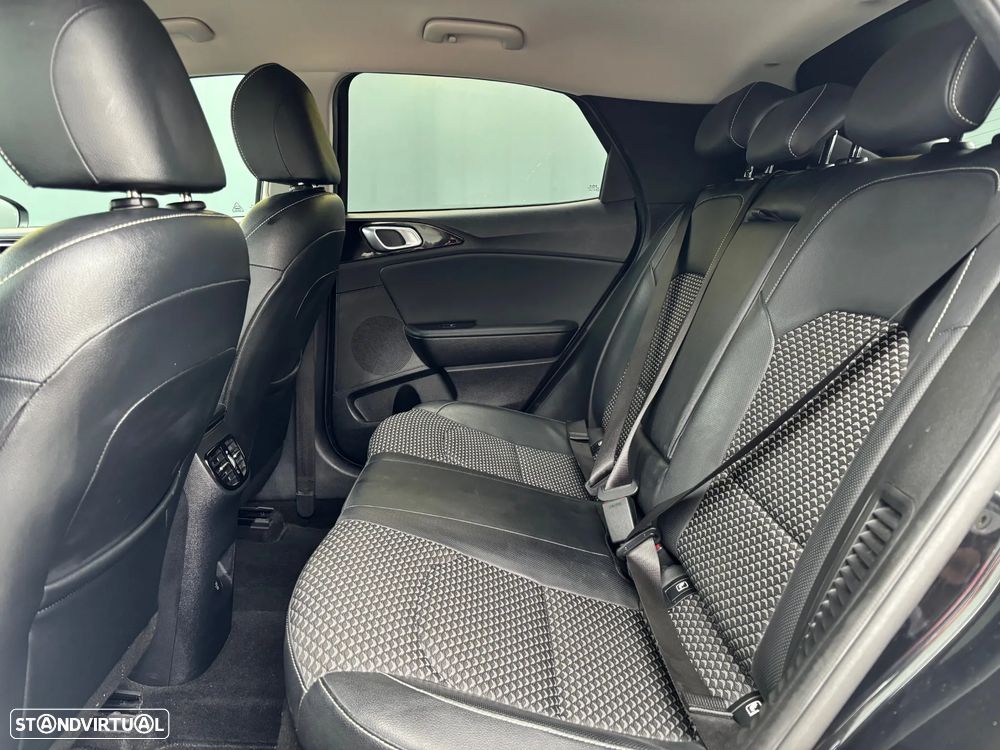 Kia XCeed 1.6 GDi PHEV Drive - 12