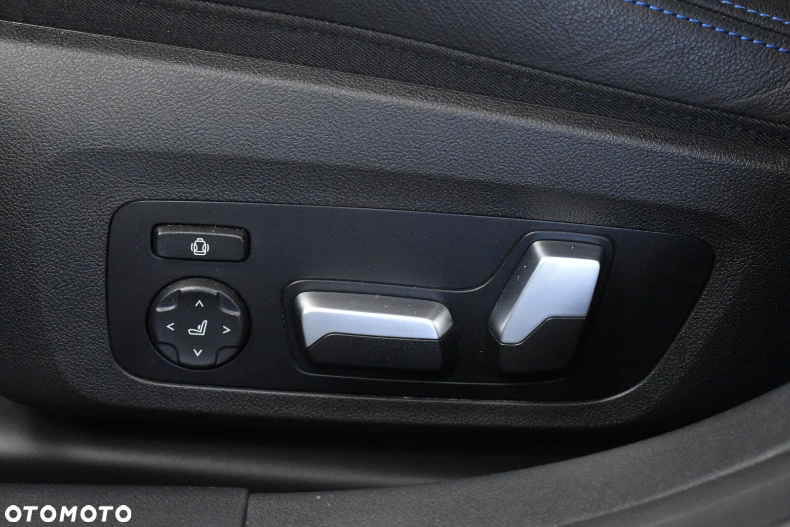 BMW i4 - 10