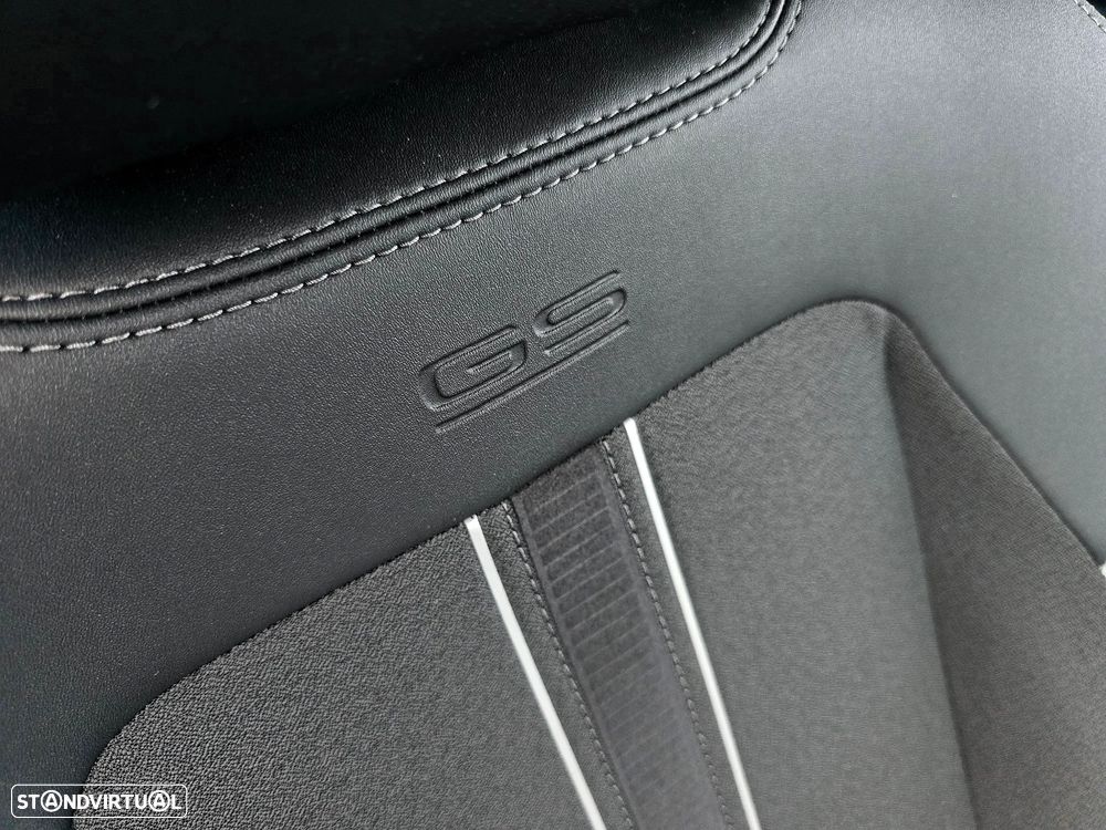 Opel Astra 1.2 T GS Line - 33