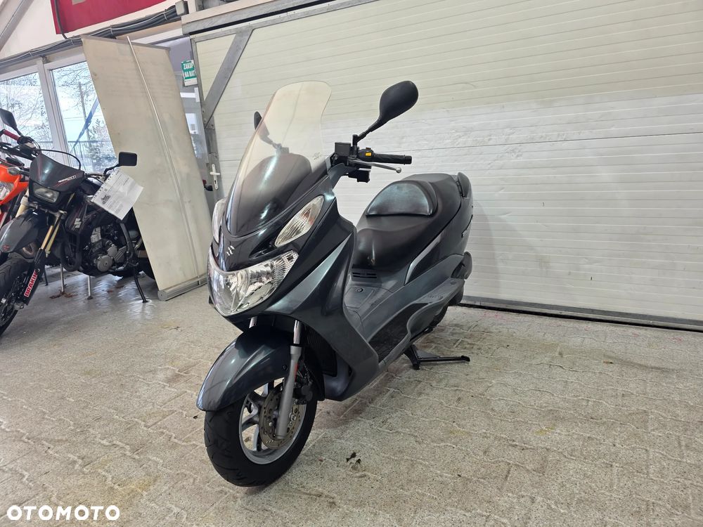 Suzuki Burgman - 7