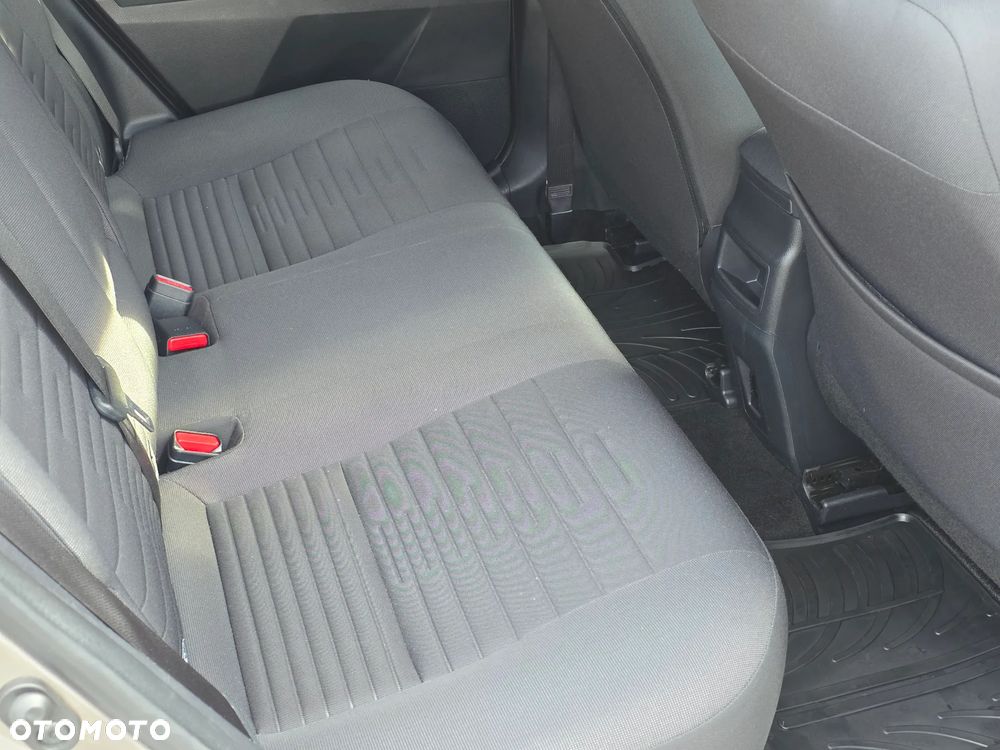Toyota Auris - 12