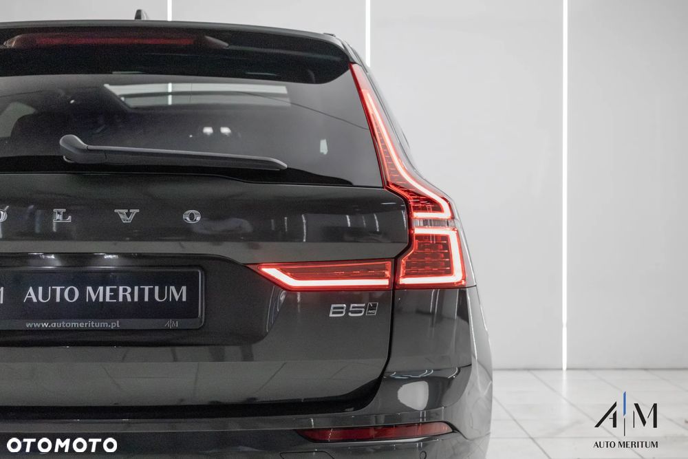 Volvo XC 60 B5 D AWD Ultimate Dark - 11