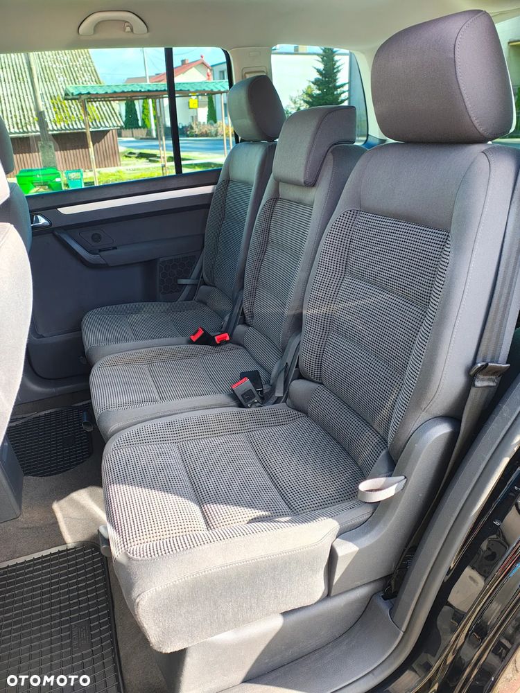 Volkswagen Touran 2.0 TDI Highline - 35