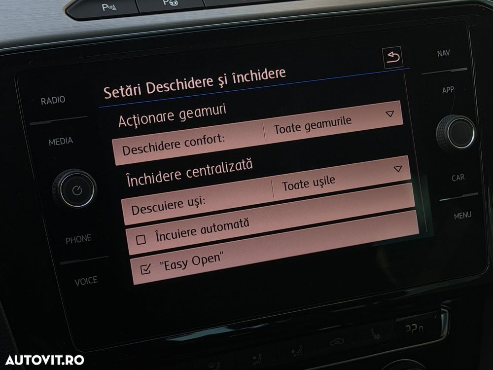 Volkswagen Passat 2.0 TDI SCR DSG Highline - 34