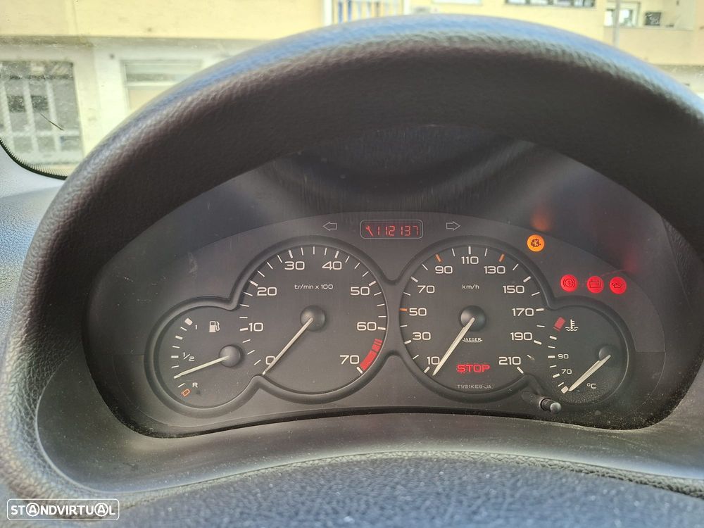 Peugeot 206 1.1 XR - 3