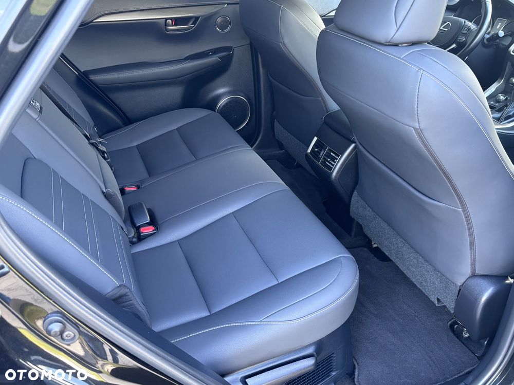 Lexus NX 300h F Impression AWD - 24
