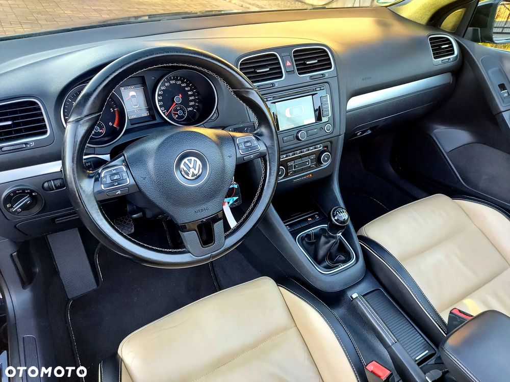 Volkswagen Golf Cabrio 2.0 TDI BlueMotion Technology Exclusive - 23