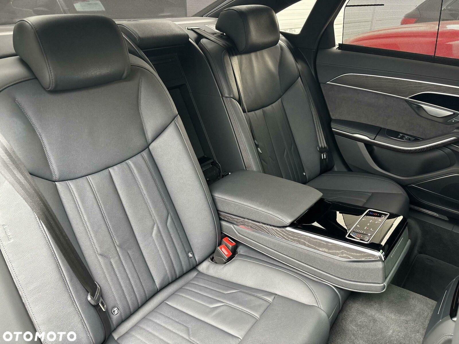Audi A8 - 32