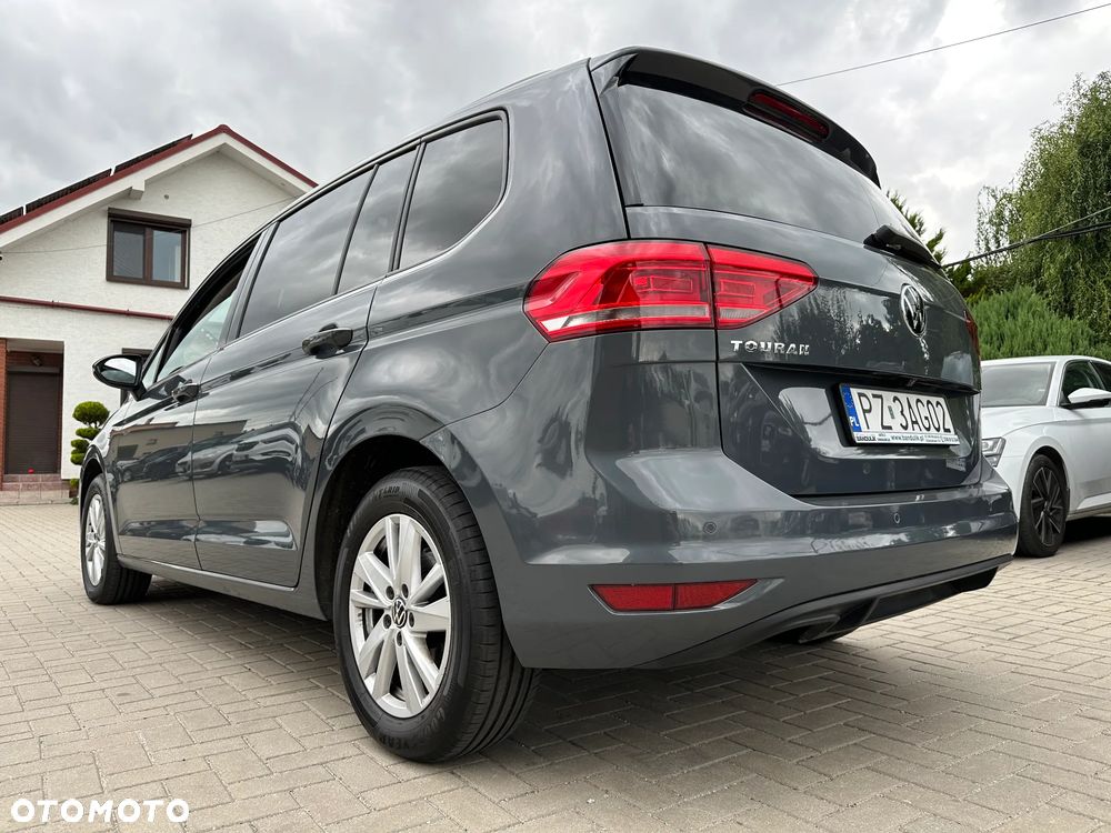 Volkswagen Touran - 34