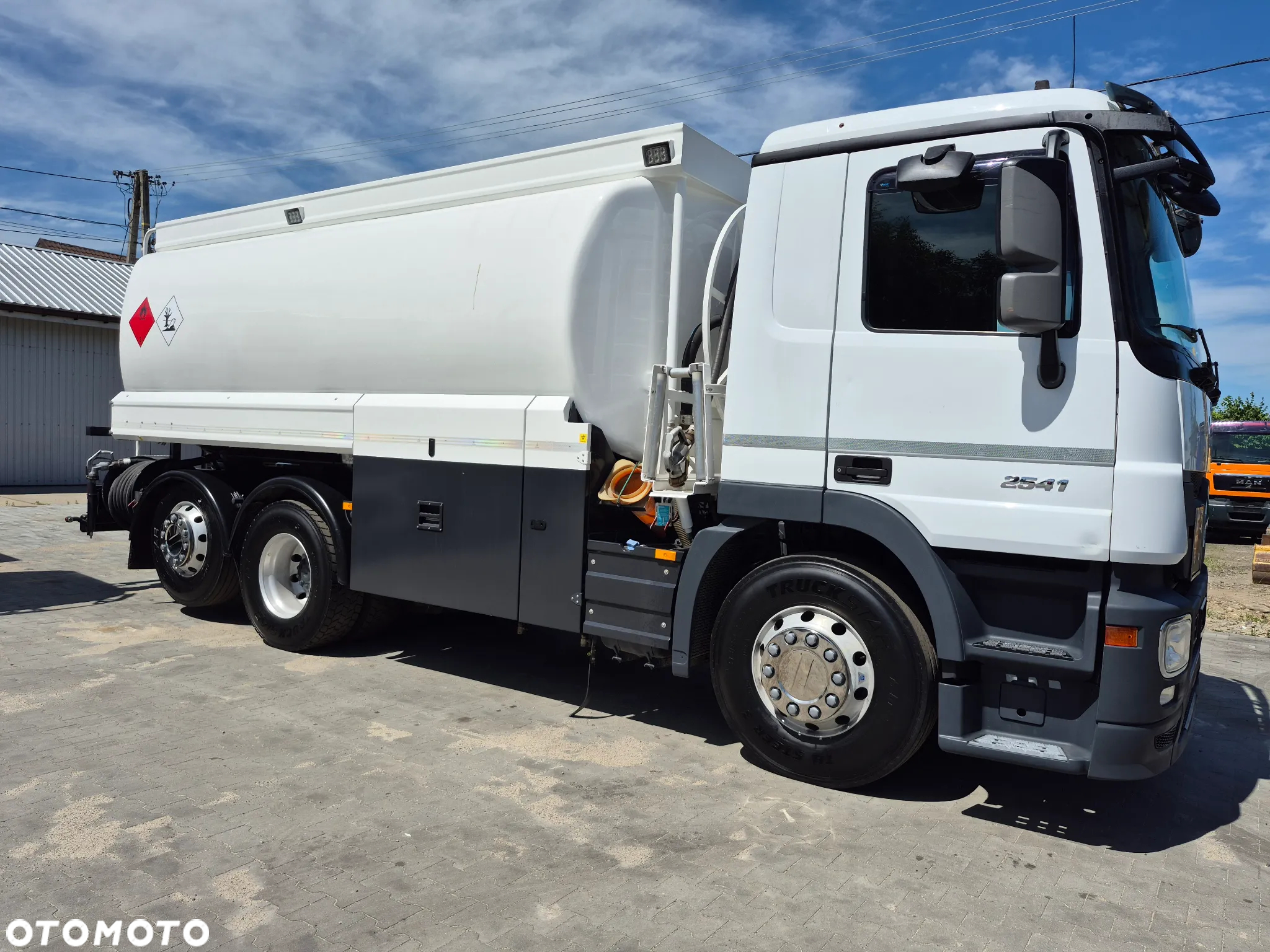 Mercedes-Benz AUTOCYSTERNA ACTROS 410 V6 - 6