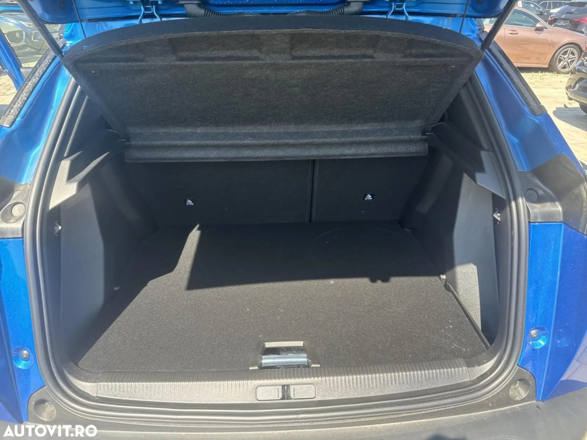 Peugeot 2008 - 11