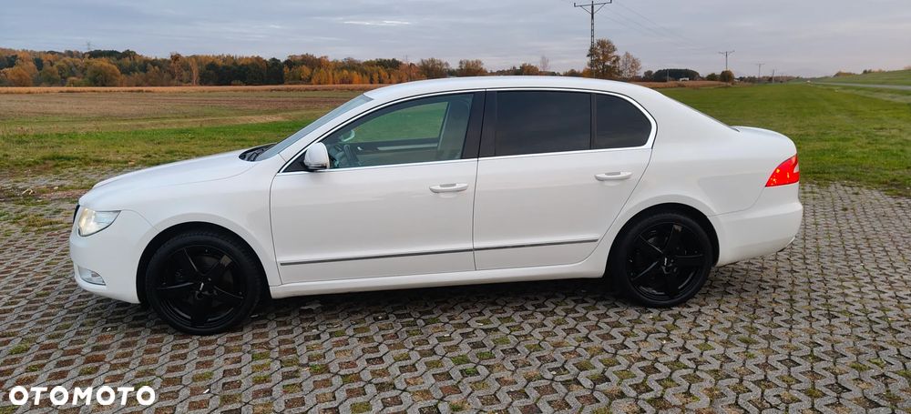 Skoda Superb 2.0 TDI Elegance DSG - 3
