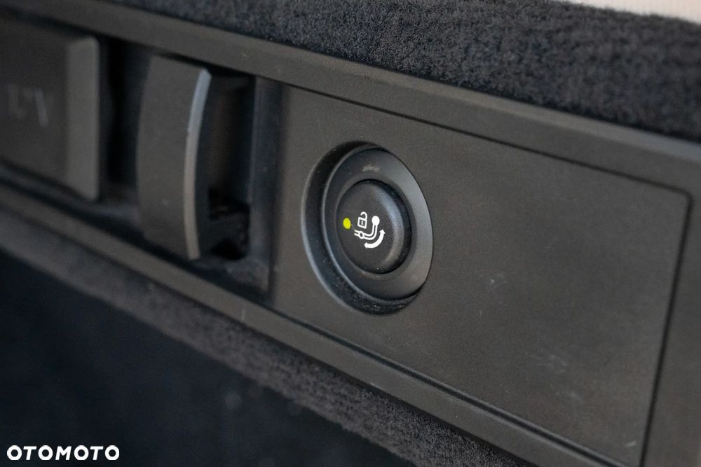 BMW Seria 3 330i Sport Line - 31