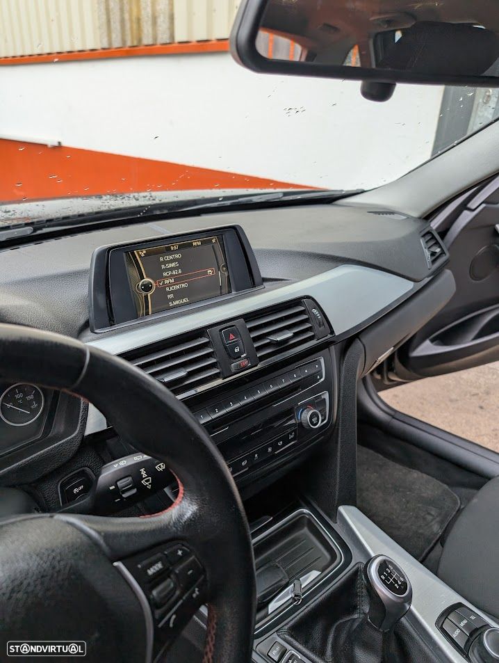 BMW 318 d Touring Line Sport - 15