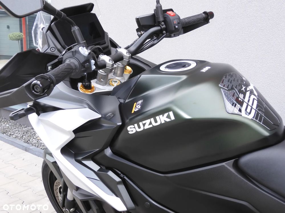 Suzuki GSX - 24
