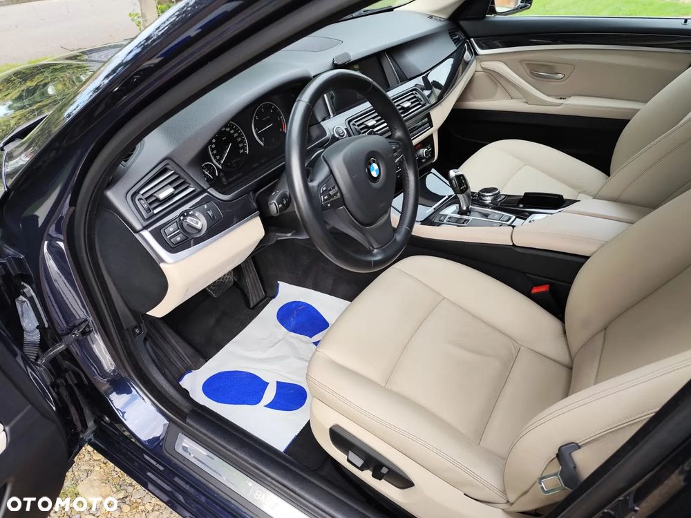 BMW Seria 5 520d Touring Luxury Line - 9
