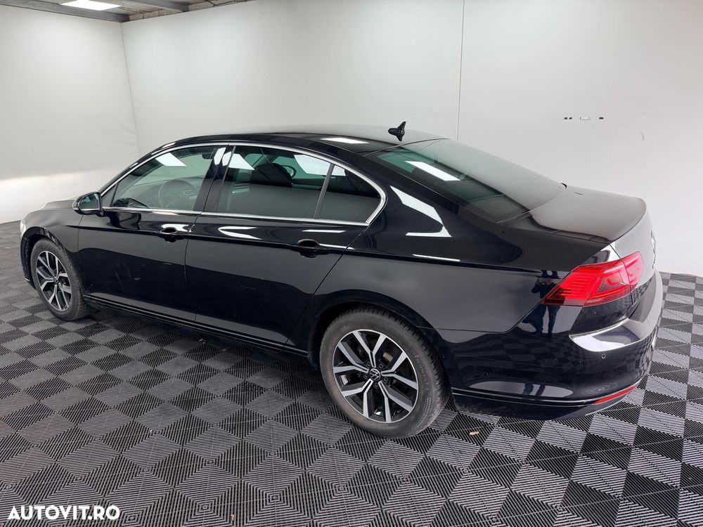 Volkswagen Passat 2.0 TDI DSG Highline - 26