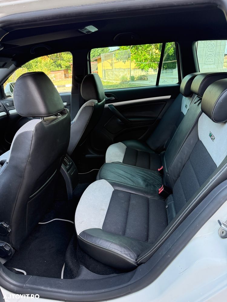 Skoda Octavia 2.0 TDI CR DPF DSG RS - 10