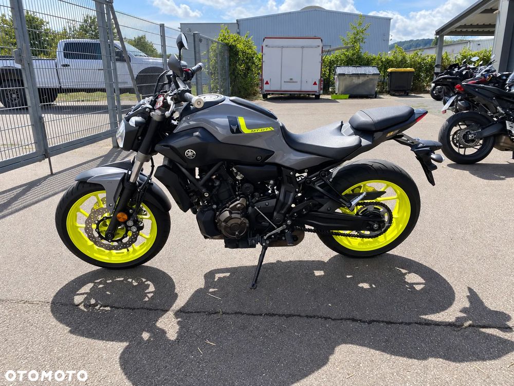 Yamaha MT - 30