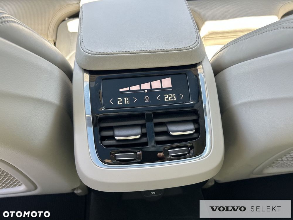 Volvo V90 Cross Country - 31
