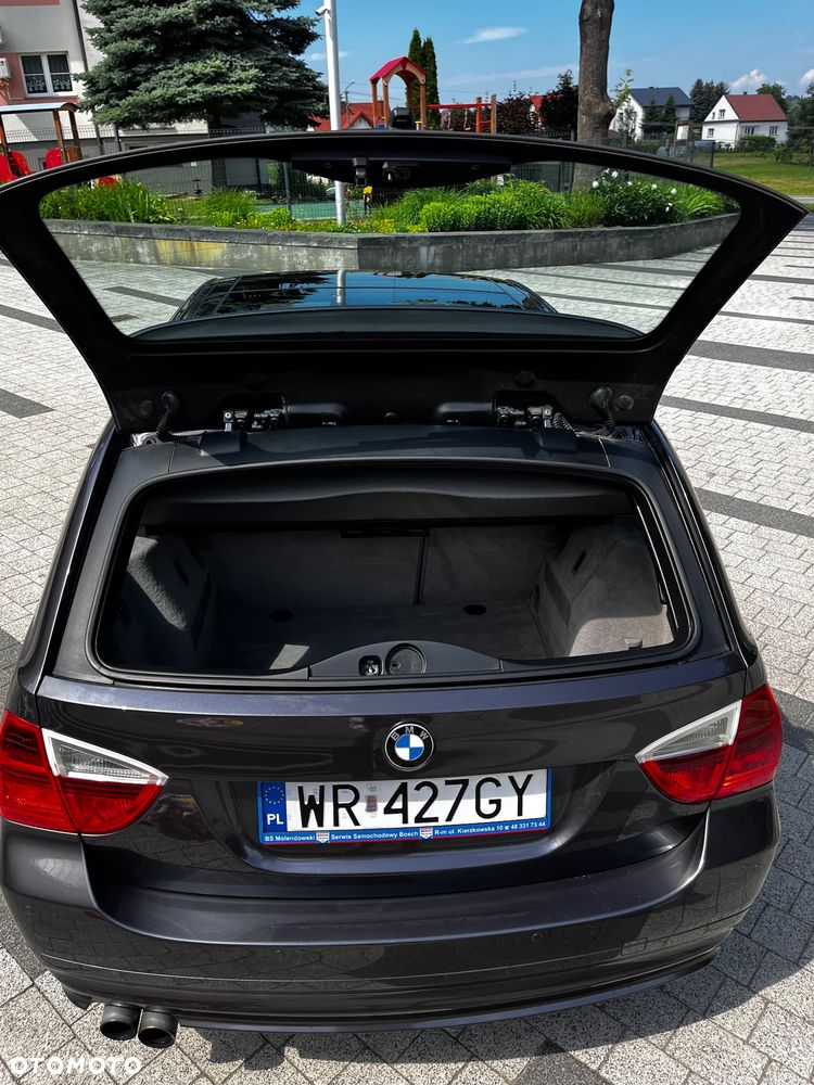 BMW Seria 3 325i xDrive - 13