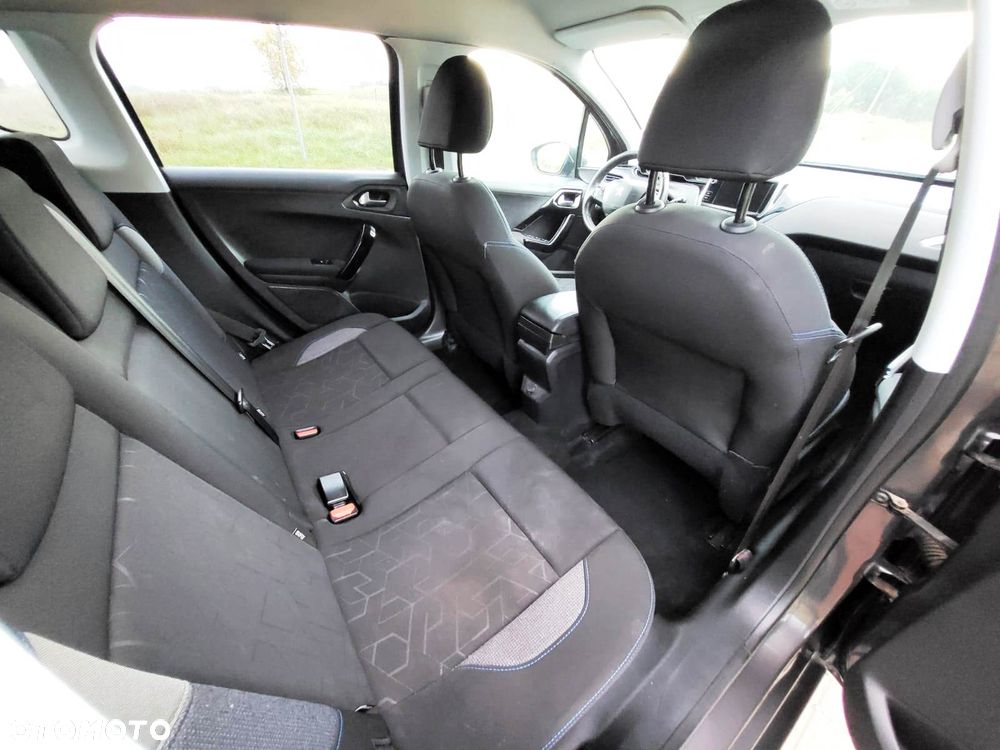 Peugeot 2008 1.5 BlueHDi Signature - 14