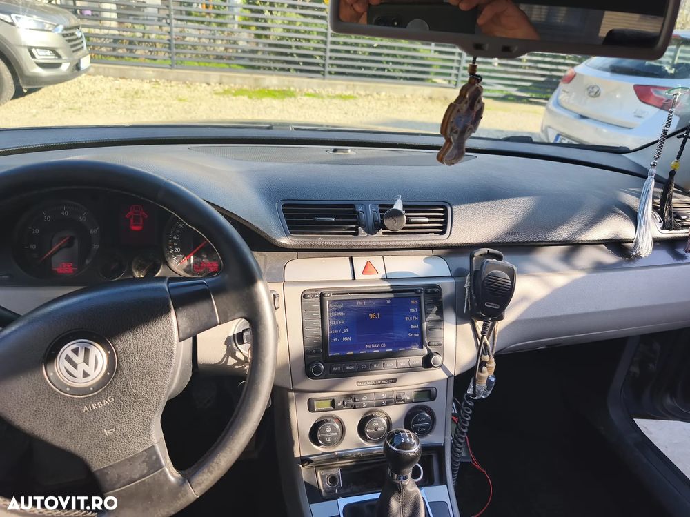 Volkswagen Passat 1.6 FSI Comfortline - 3