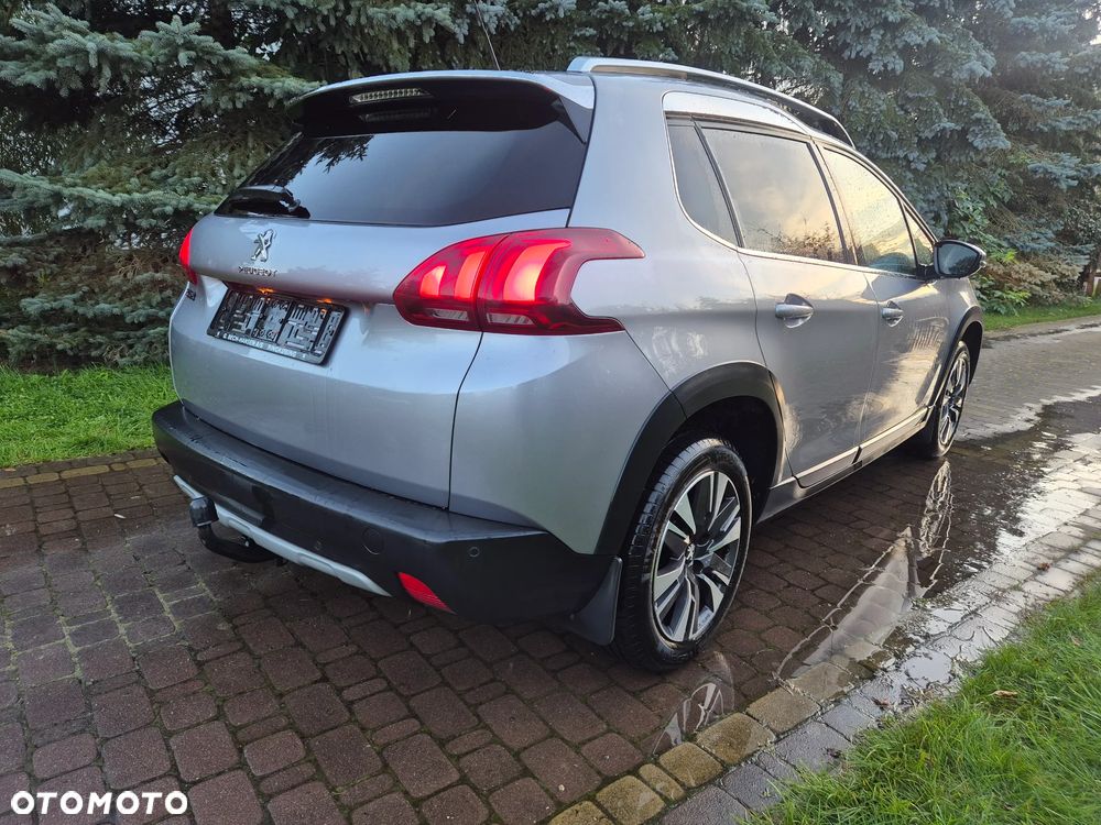 Peugeot 2008 - 8