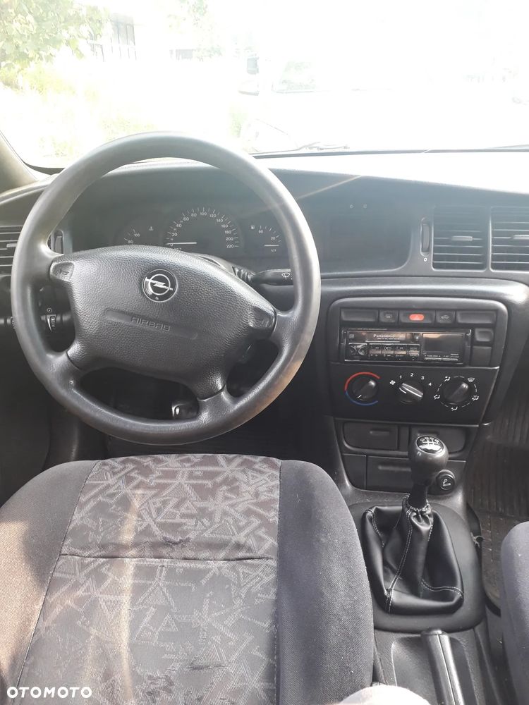 Opel Vectra - 2