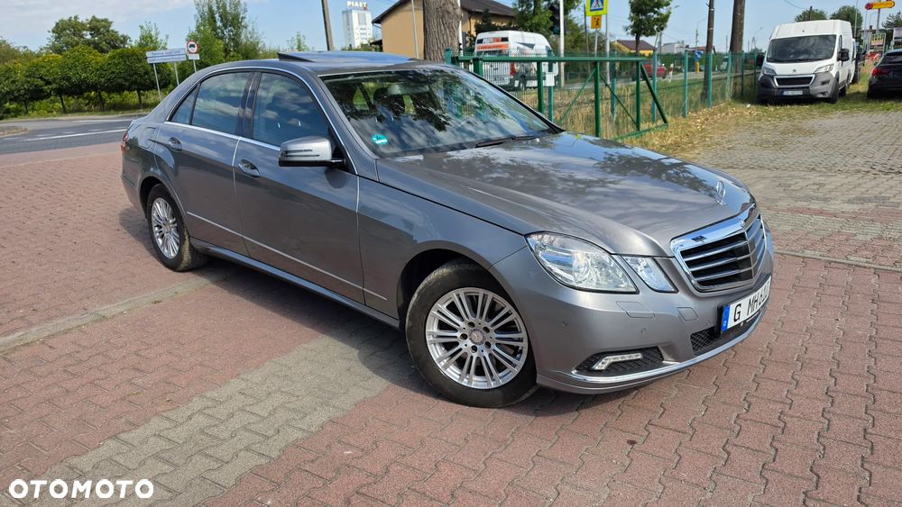 Mercedes-Benz Klasa E 250 CGI BlueEFFICIENCY 7G-TRONIC Elegance - 1