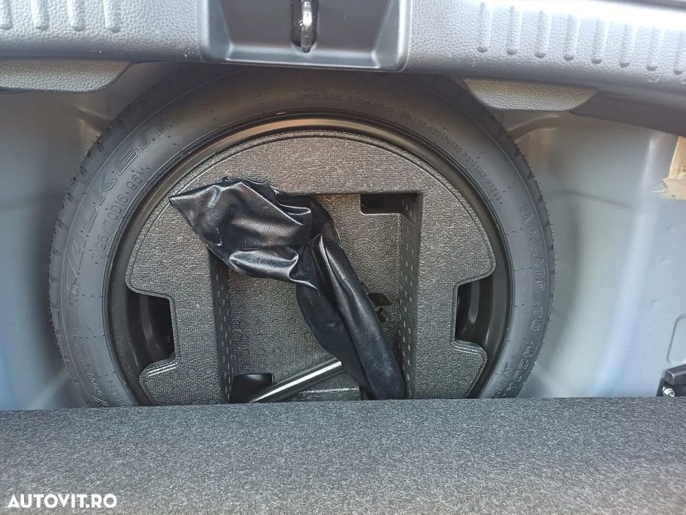 Toyota Yaris 1.5 VVT-i HSD Dynamic - 8