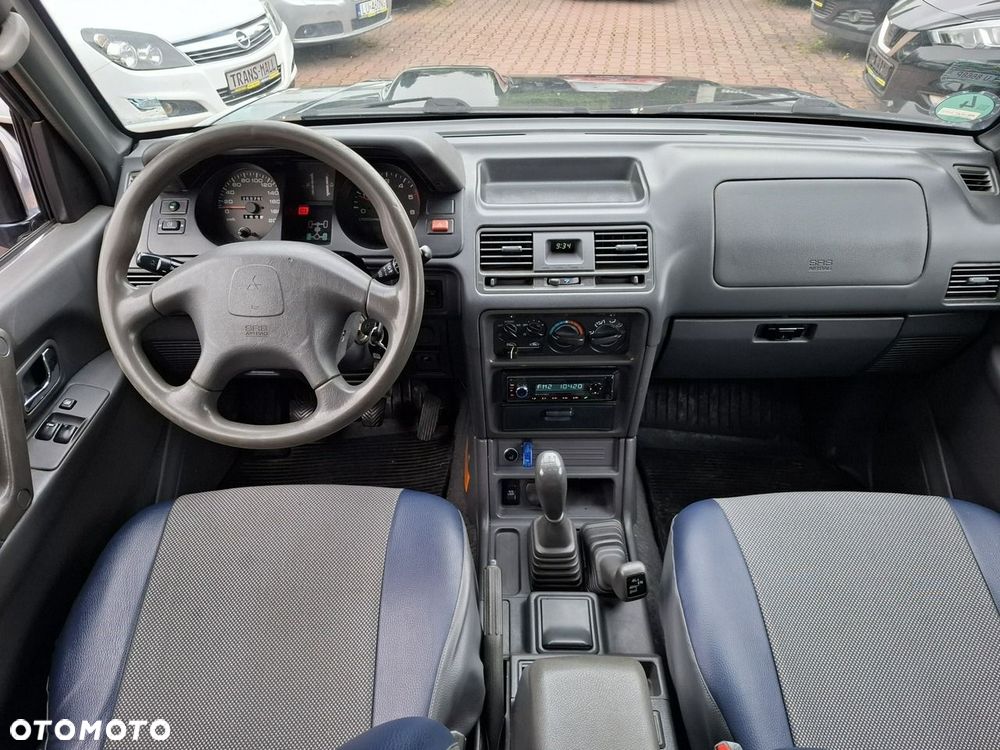 Mitsubishi Pajero - 3