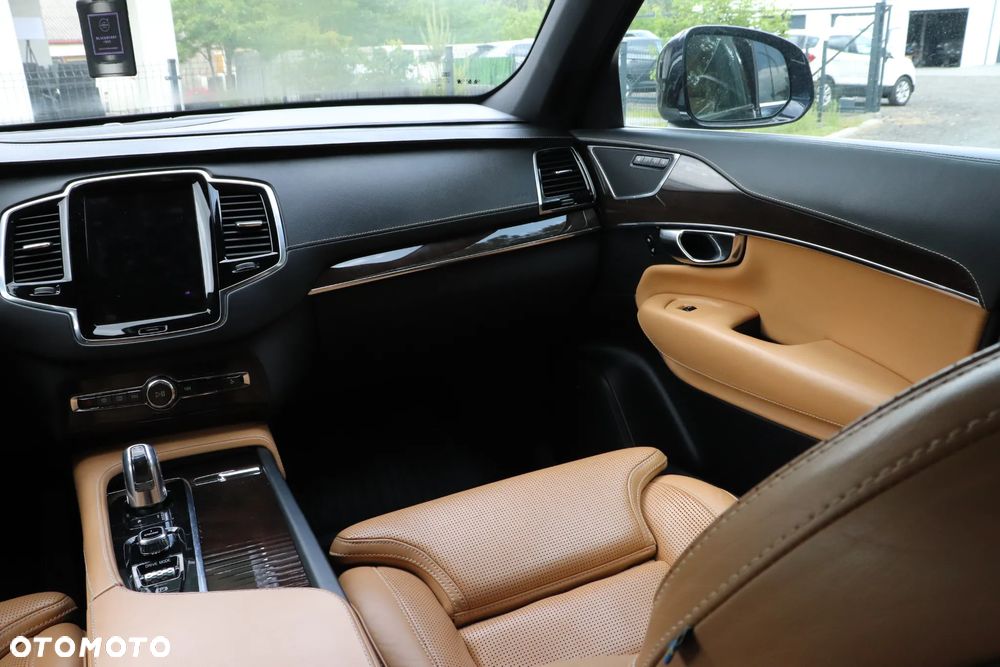 Volvo XC 90 T8 AWD Plug-In Hybrid Inscription 7os - 28