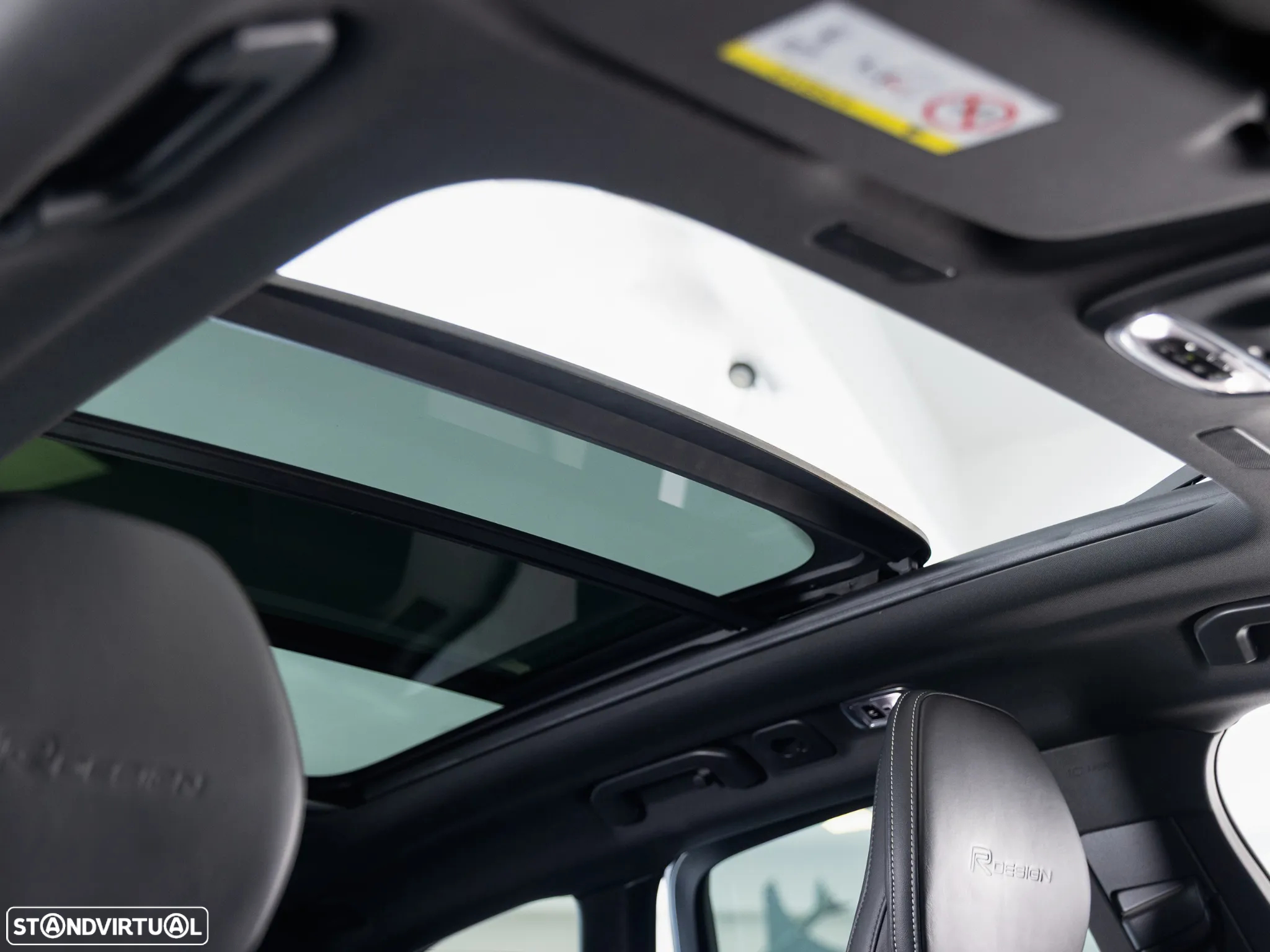 Volvo XC 60 2.0 D4 R-Design Geartronic - 29