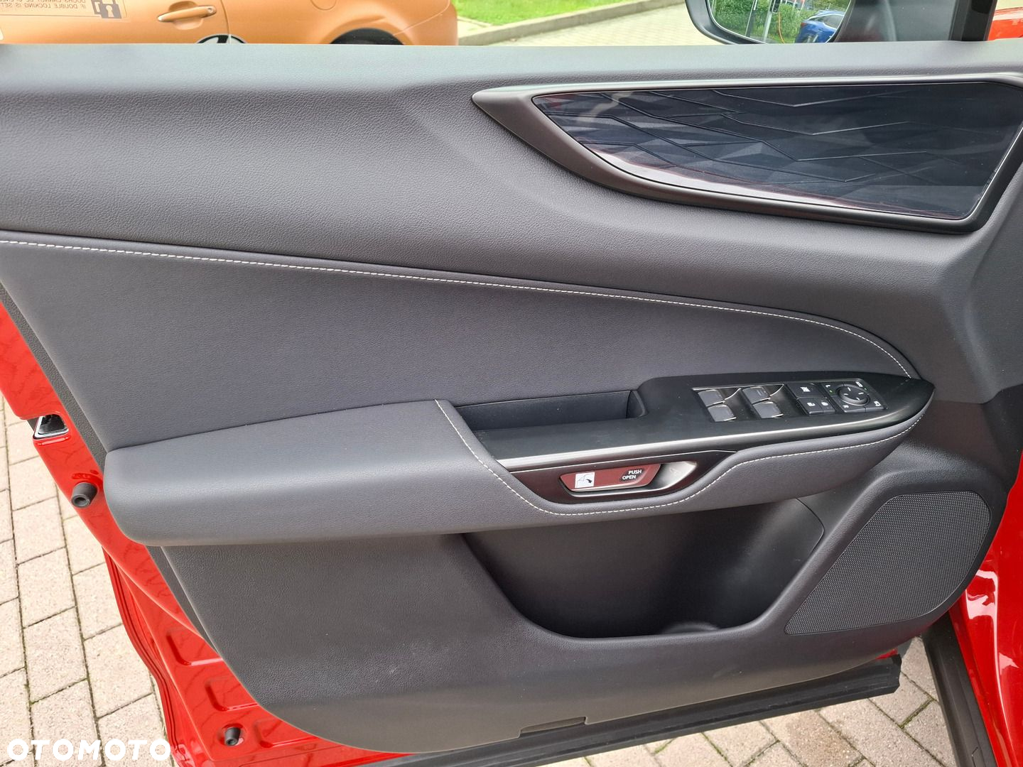 Lexus NX - 12