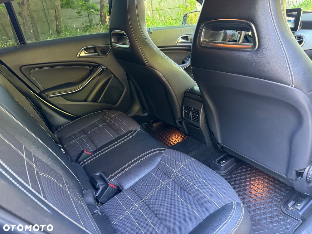 Mercedes-Benz CLA 200 7G-DCT - 21