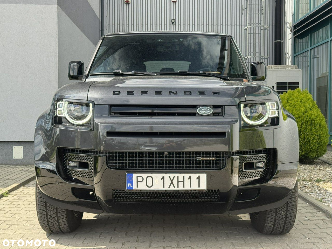 Land Rover Defender - 2