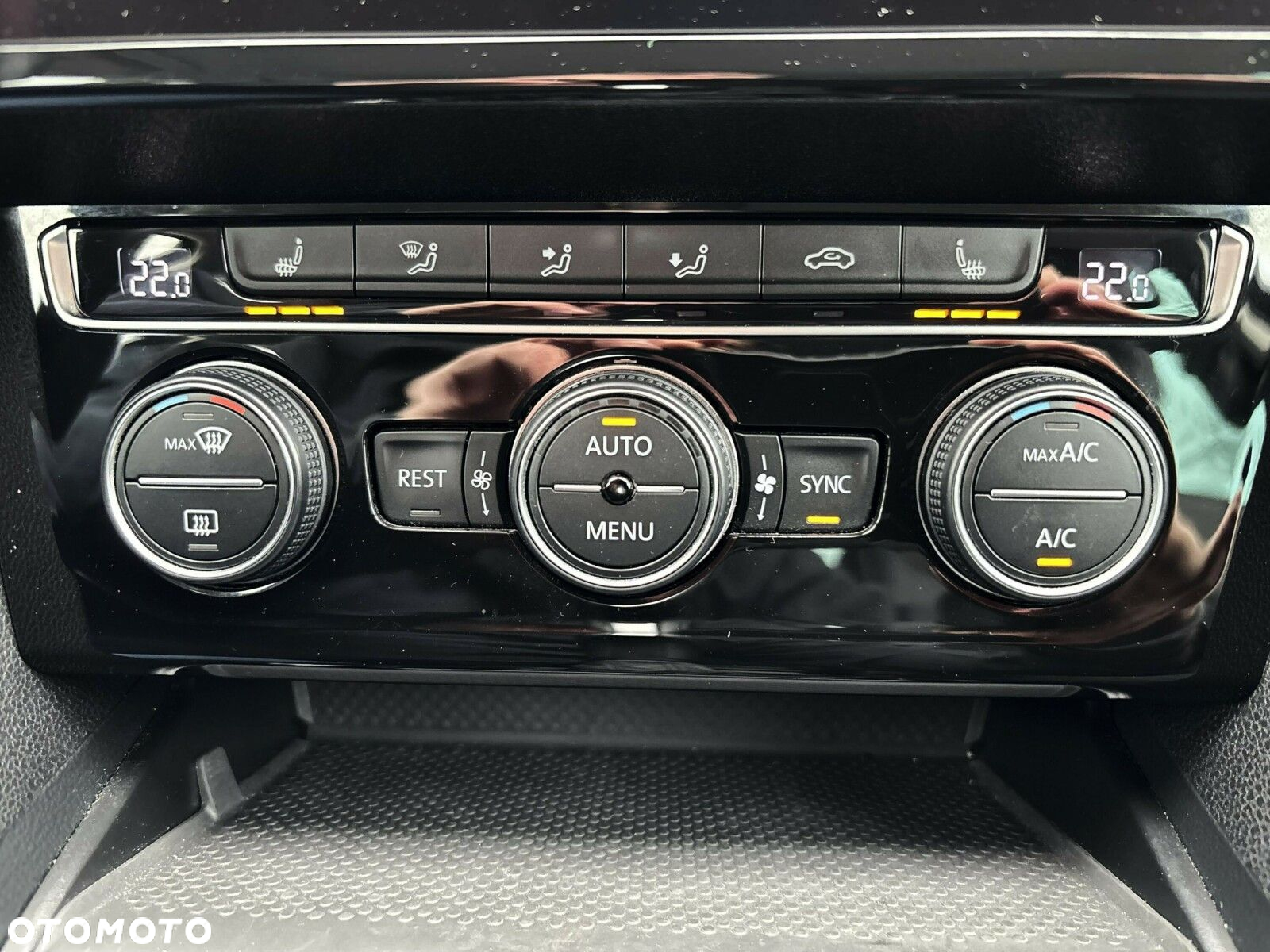 Volkswagen Passat 2.0 TDI Elegance DSG - 26