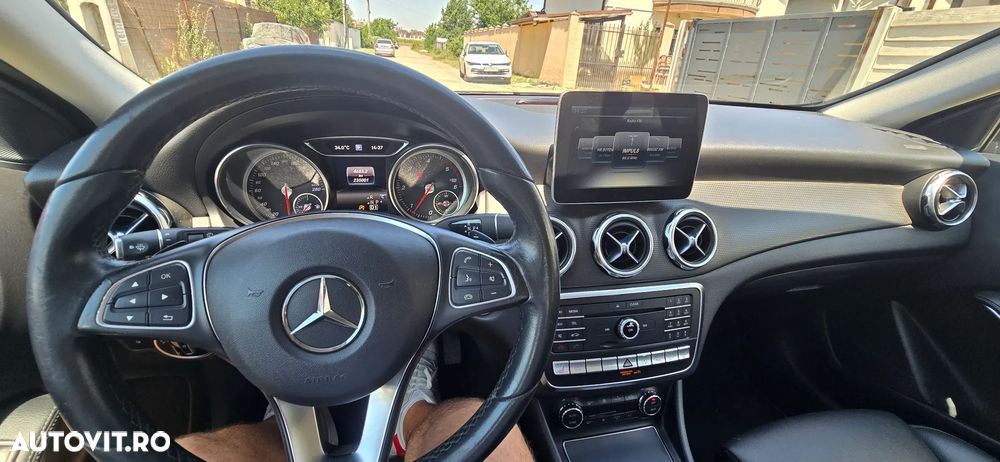 Mercedes-Benz GLA 200 d 4MATIC Aut. - 8
