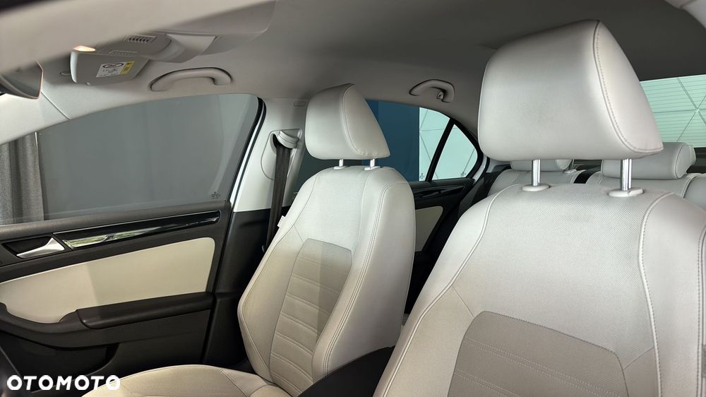 Volkswagen Jetta 1.4 TSI BMT Highline DSG - 12