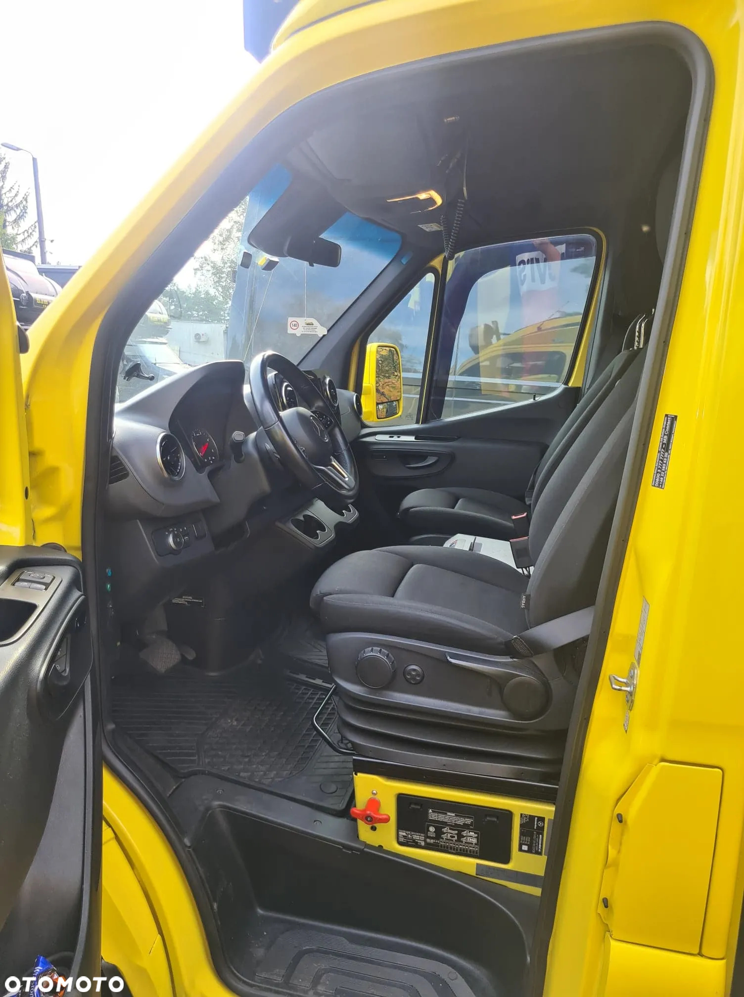 Mercedes-Benz Sprinter - 3
