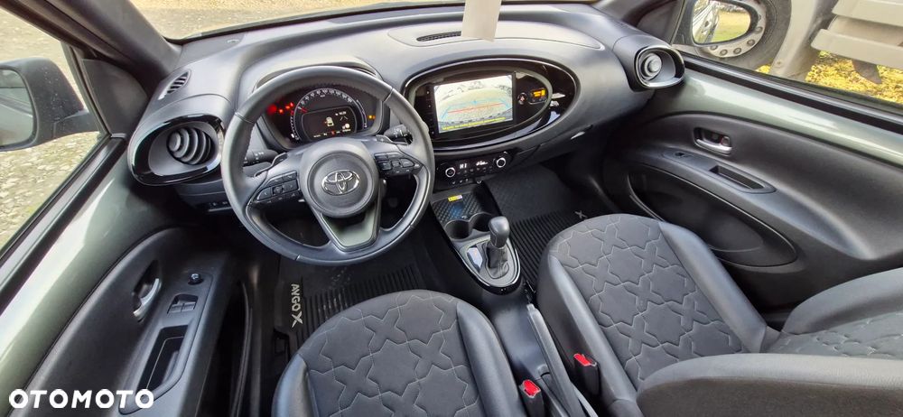 Toyota Aygo X 1.0 VVT-i Executive CVT - 24