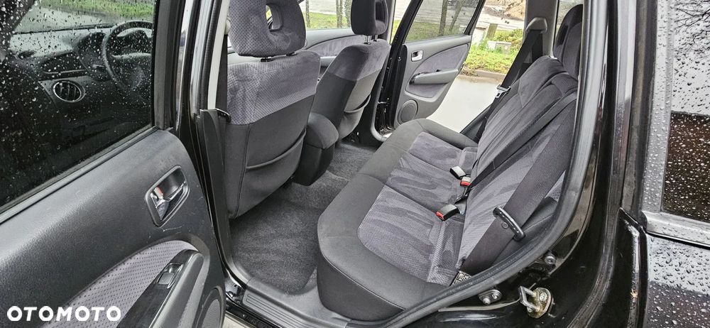 Mitsubishi Outlander 2.0 4WD Invite - 12